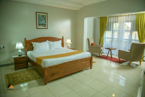 Hotel Cwezi By The Lake