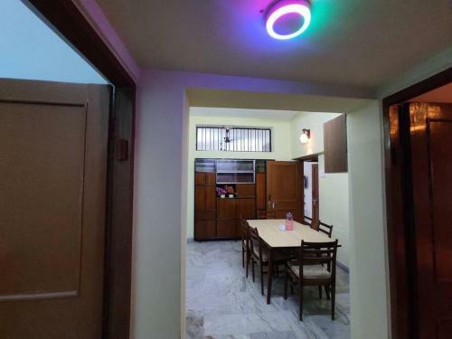 Apartamento Spacious 3bhk House Opp South City Mall