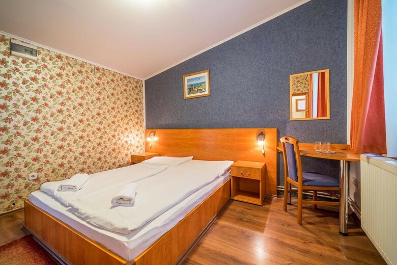 Central Green Hotel