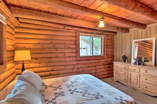 Pinetop Log Cabin With Fire Pit, Near Trails!