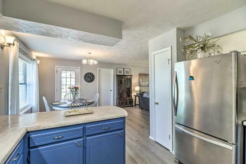 Charming Mountain Home Getaway With Gas Grill!