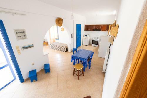 Light Blue Life - 2 Bedroom Vacation Home Eggares