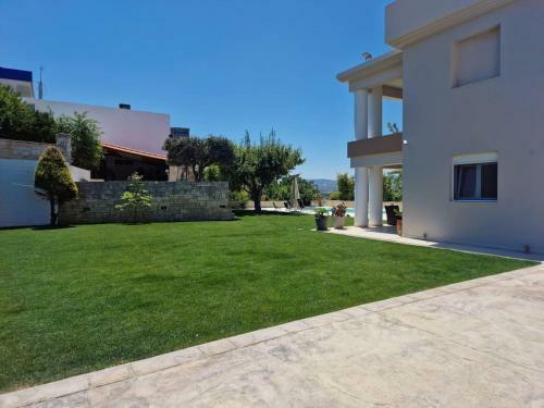 Blue Sky Villa In Crete