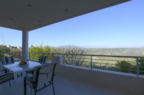 Blue Sky Villa In Crete