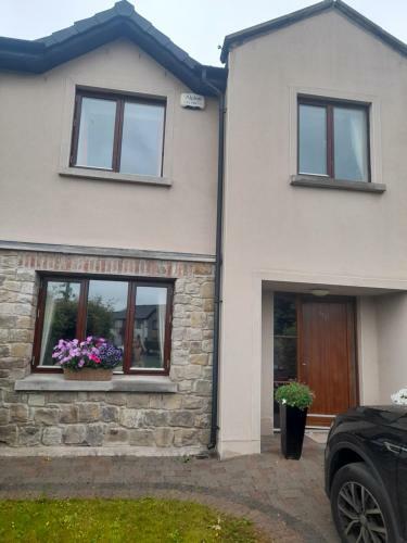 112 Roseberry Hill