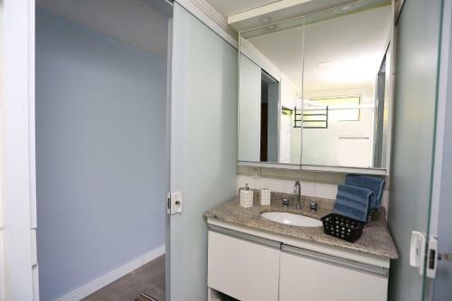 Apartamento Lindo Flat Sobre O Mar de Martin de S�...