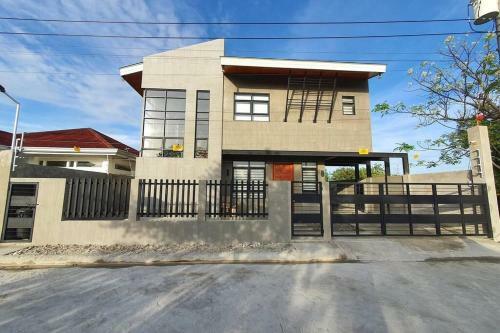 Luxury Pool Villa +free Airport Pickup+nearbeach+karaoke