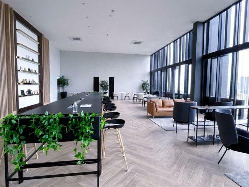 Apartamento 13 Beacon Executive Suites #rooftoppool #luxurysuites