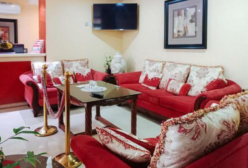 Hotel Reddoorz @ Joyce Palace Antique