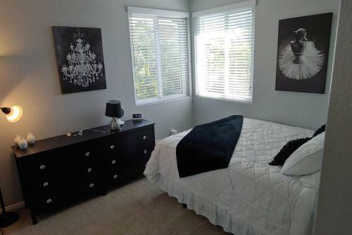 Spacious Family Resort 4 Bed/3 Bath-pool- Pets Ok