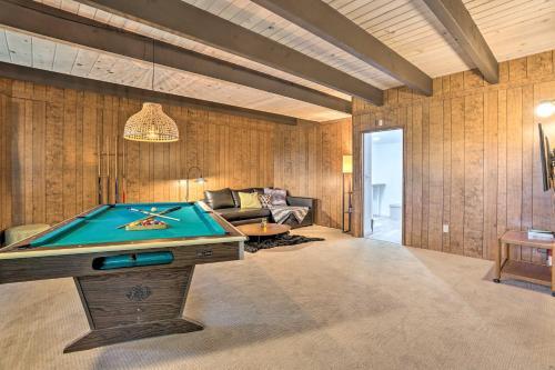 Lake Arrowhead Cabin With Mid-century Charm!