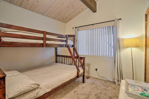 Lake Arrowhead Cabin With Mid-century Charm!