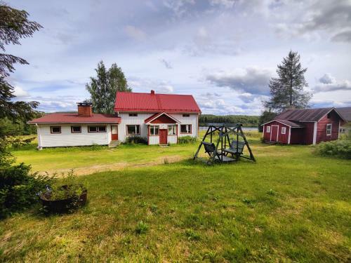 Authentic Arctic Country House By The River