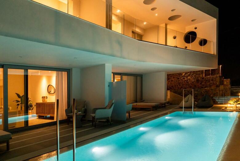 Dia's Blue Villa