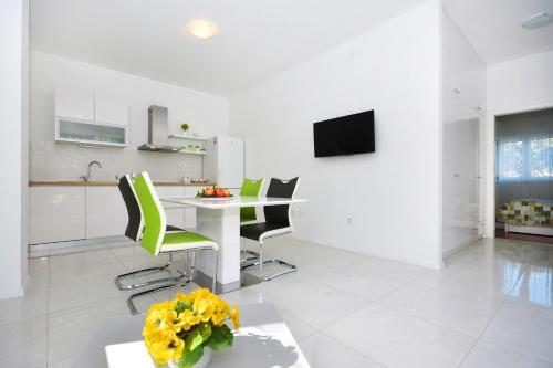 Apartmani ?uto