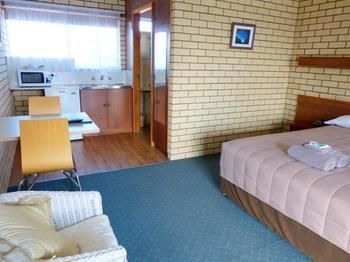 Coastal Comfort Motel