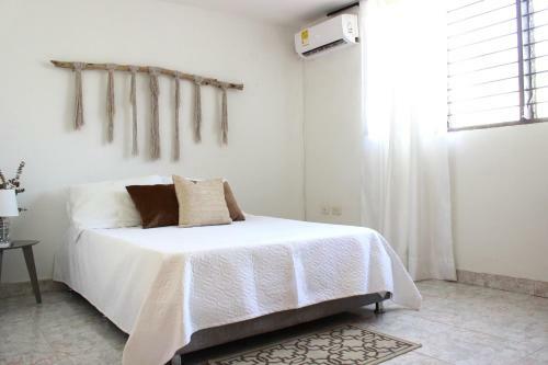 Gran Habitaci�n En Apto. Parque / Novios Centro
