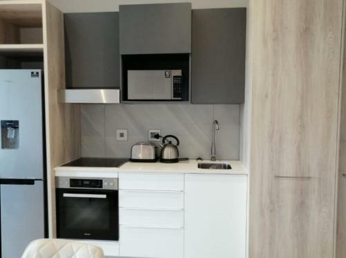 Luxurious Apartment In Menlyn Maine