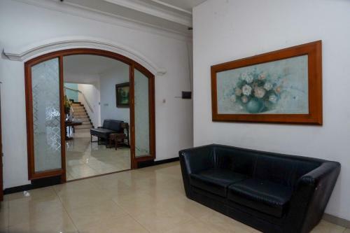 Urbanview Hotel Artama Simpang Lima