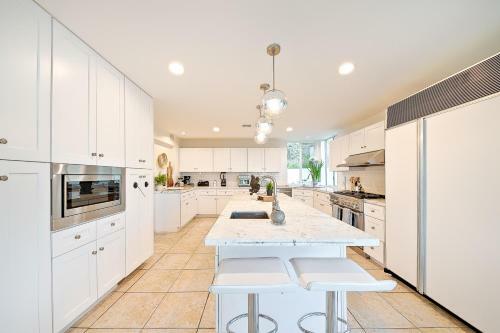 Modern Malibu Beauty