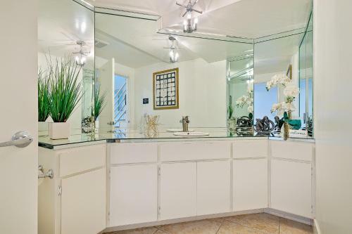 Modern Malibu Beauty