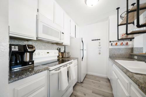 Golden Poppy Beach Cottage