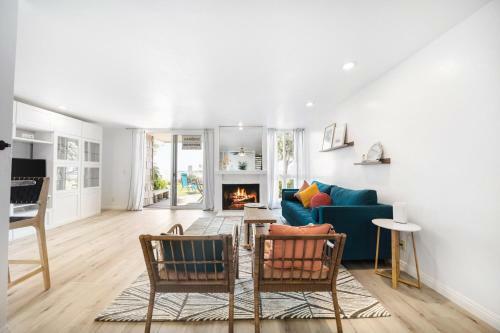 Golden Poppy Beach Cottage