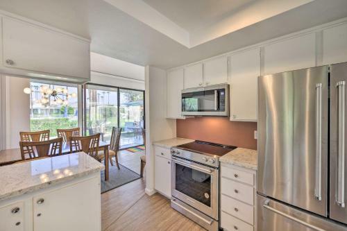 Mid-century Mod Palm Springs Home With Patio!