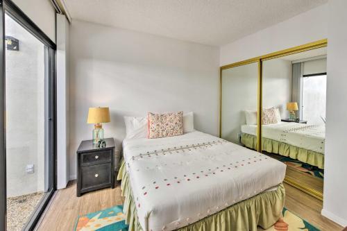 Mid-century Mod Palm Springs Home With Patio!