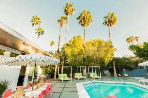 Hotel Suite 1 By Avantstay Retro & Spacious Studio W Kitchenette Ada Accessible