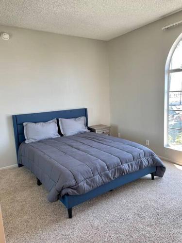 Apartamento New 2bd/2br Condominium In Weho! 2 Parking/pool