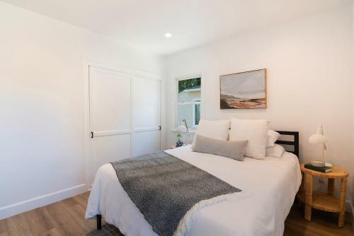 Cozy Modern 3 Bedroom Home