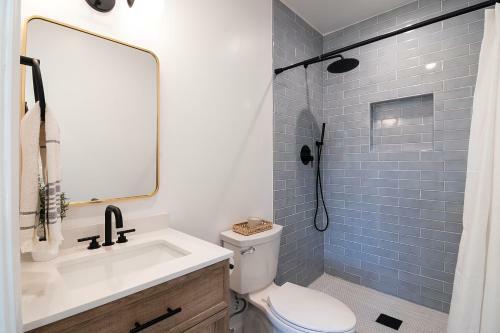 Cozy Modern 3 Bedroom Home