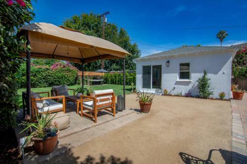 Cozy Modern 3 Bedroom Home