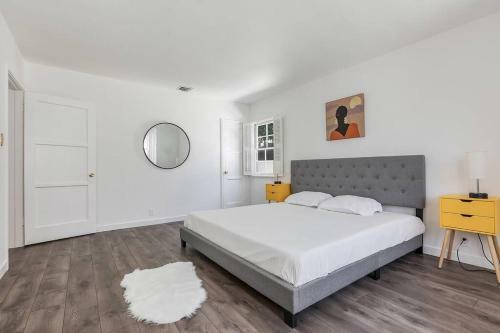 Spacious 1bed Country-style Home In Studio City