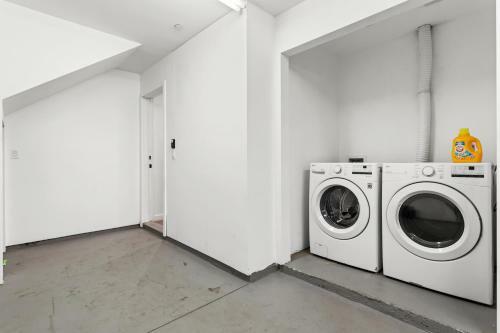 Luxury Hollywood 5 Bed Townhouse