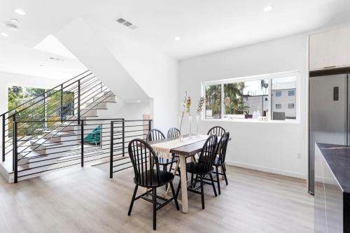 Luxury Hollywood 5 Bed Townhouse