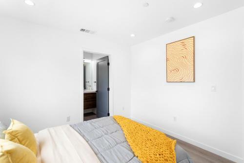 Luxury Hollywood 5 Bed Townhouse