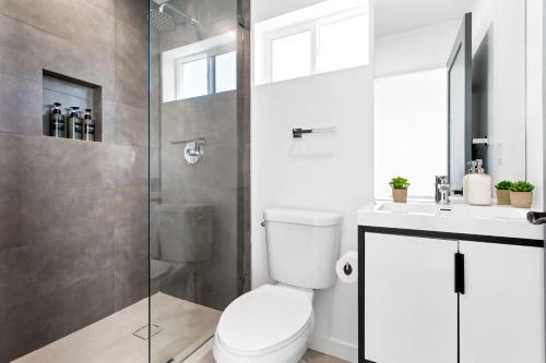 Luxury Hollywood 5 Bed Townhouse