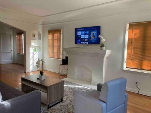 Apartamento Large 2bd/1br Condo/ Parking Beverly/ Fairfax