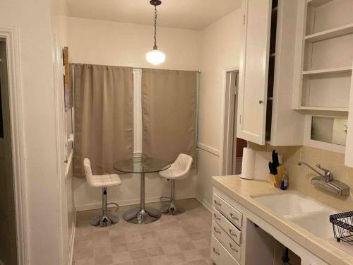Apartamento Large 2bd/1br Condo/ Parking Beverly/ Fairfax