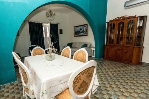 Villa Yiuli, Spacious And Colourful!