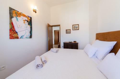 Luxury Apartment Pharos