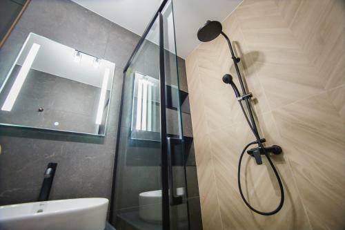 Duo Chic Apartment