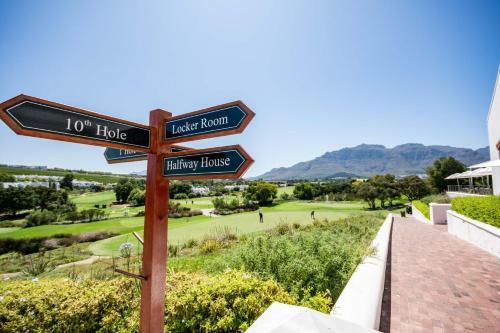 De Zalze Winelands Golf Lodges 18