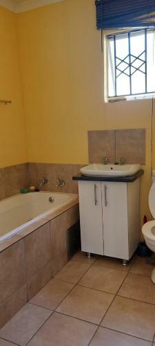 Hostal The Ark Projects