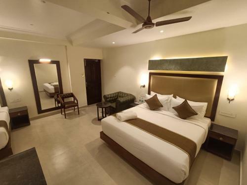 Hotel Comorin Grand