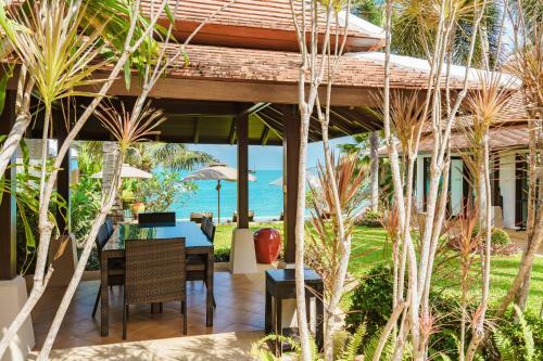 Bacaya Beachfront Villa