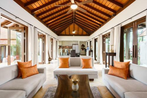 Bacaya Beachfront Villa