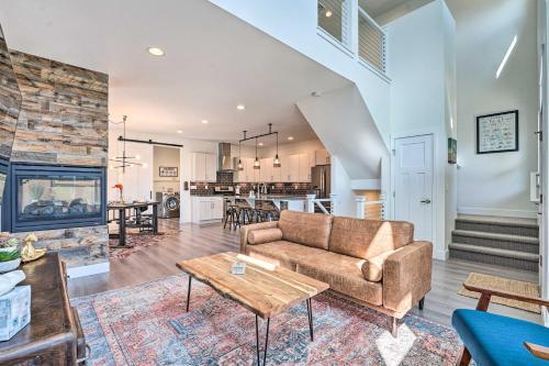 Spacious Old Town North Home With Rooftop Deck!